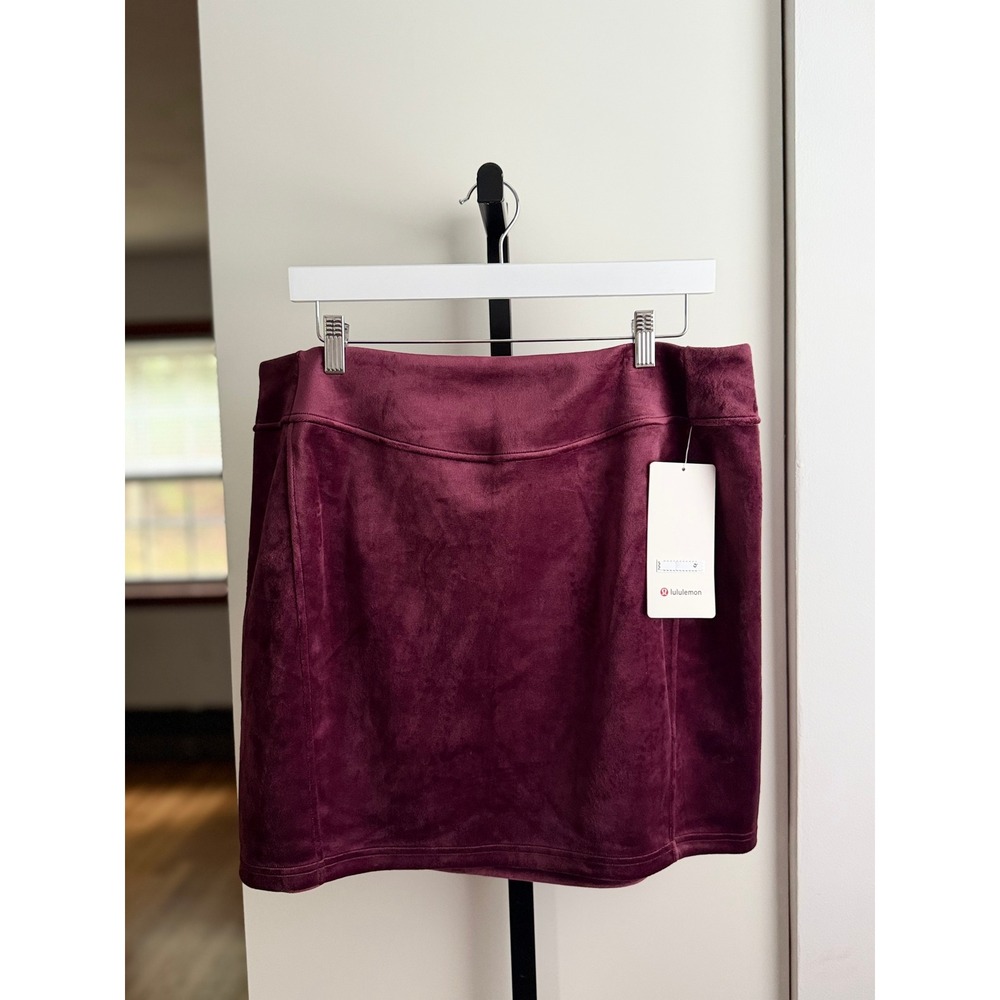NWT Lululemon Scuba High-Rise Mini Skirt Velvet - Size XL - Garnet
